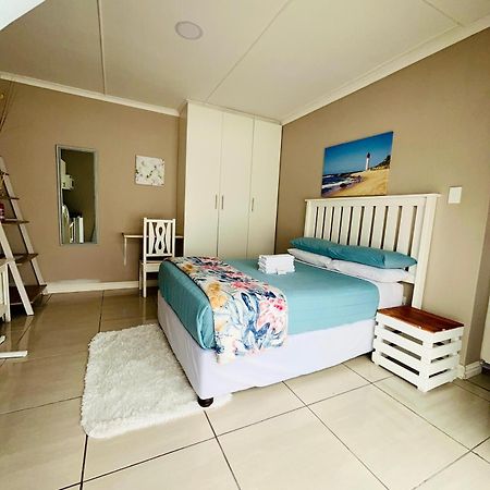 Hidden Bliss Guesthouse East London Bagian luar foto