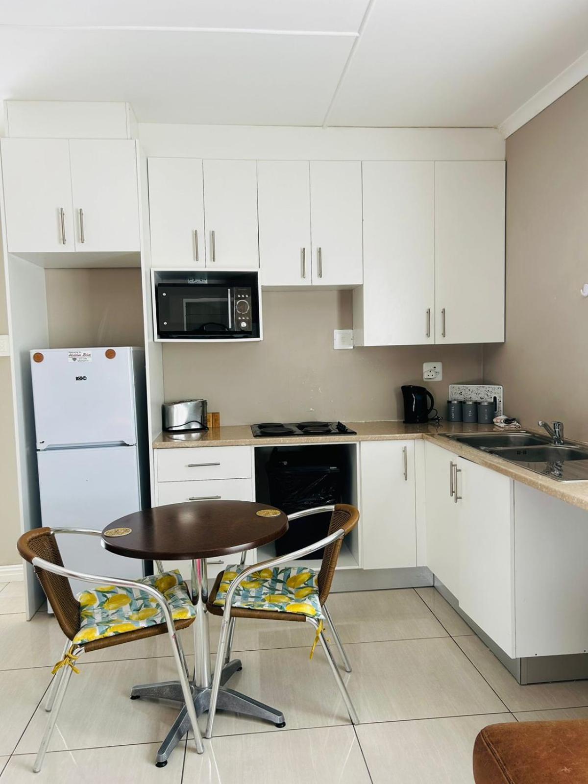 Hidden Bliss Guesthouse East London Ruang foto