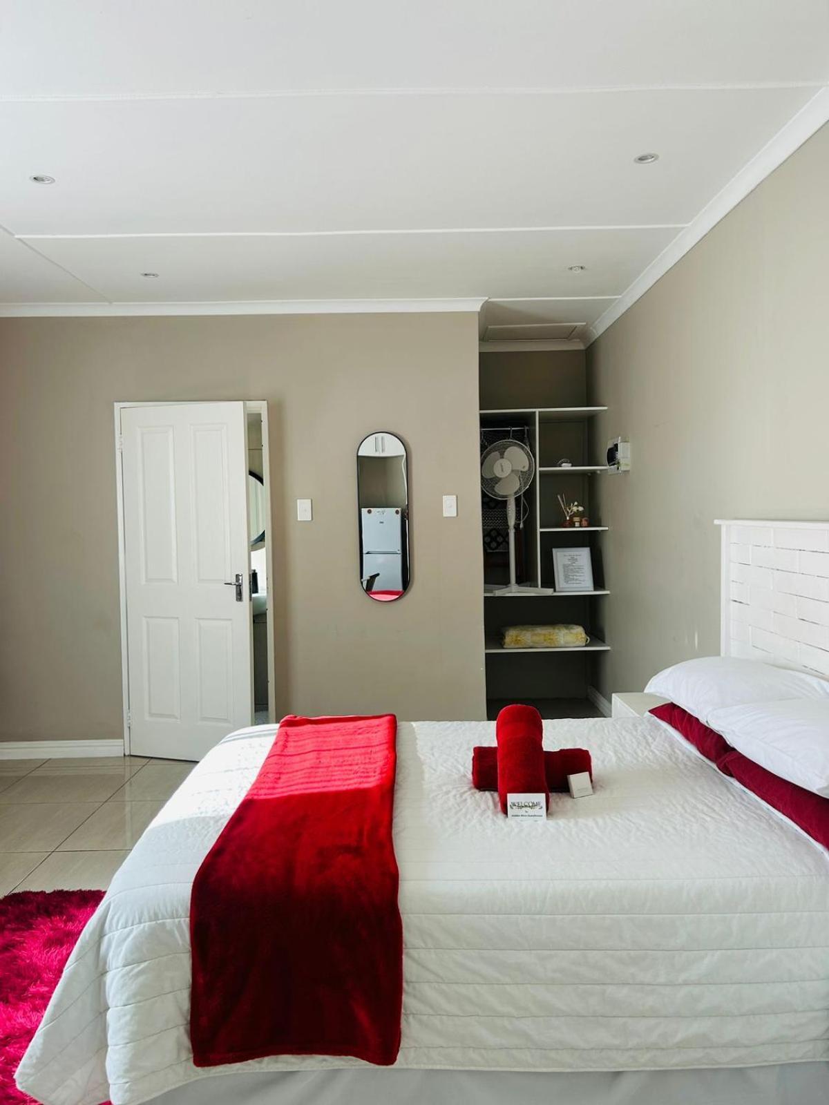 Hidden Bliss Guesthouse East London Ruang foto