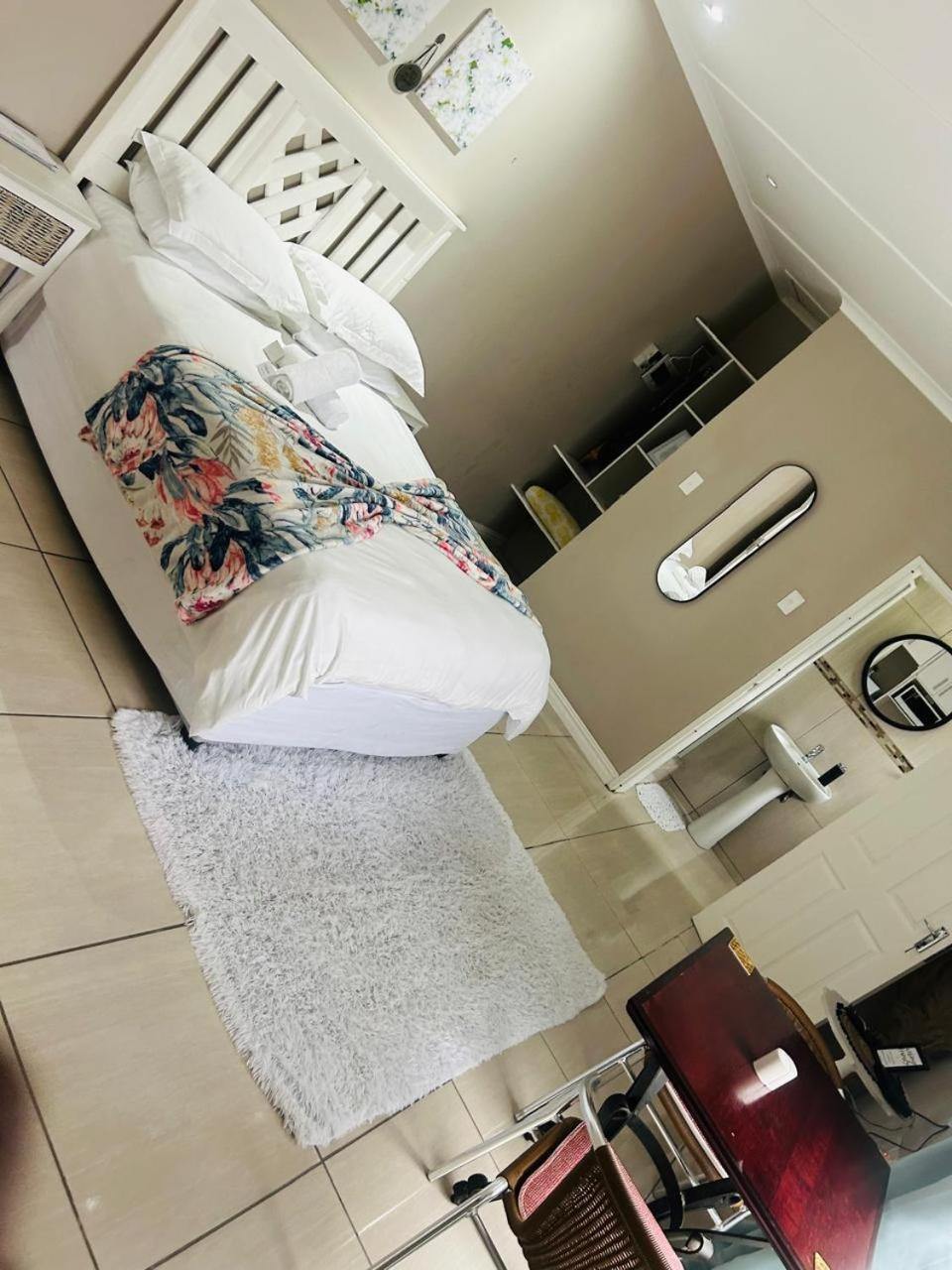Hidden Bliss Guesthouse East London Ruang foto