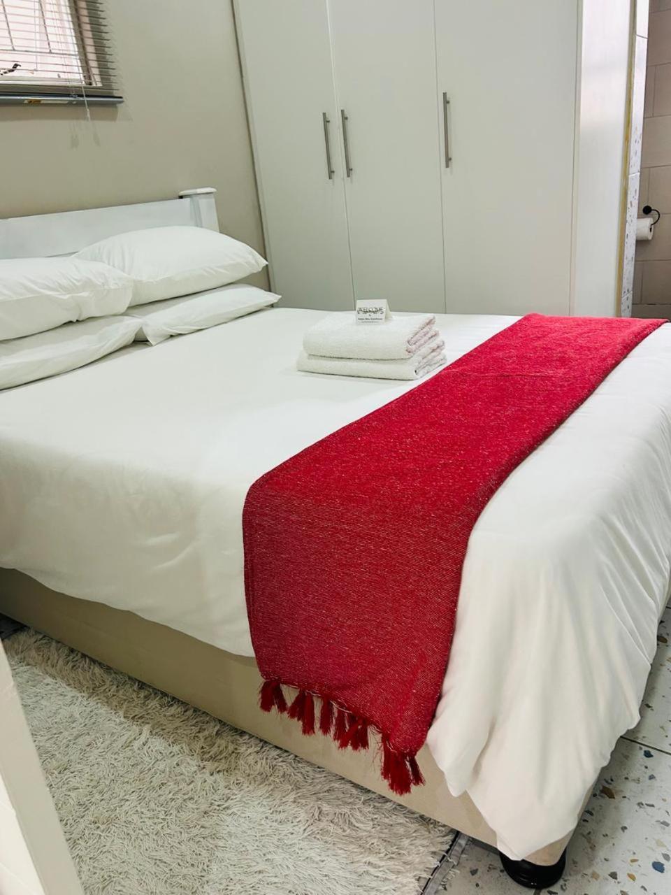Hidden Bliss Guesthouse East London Bagian luar foto