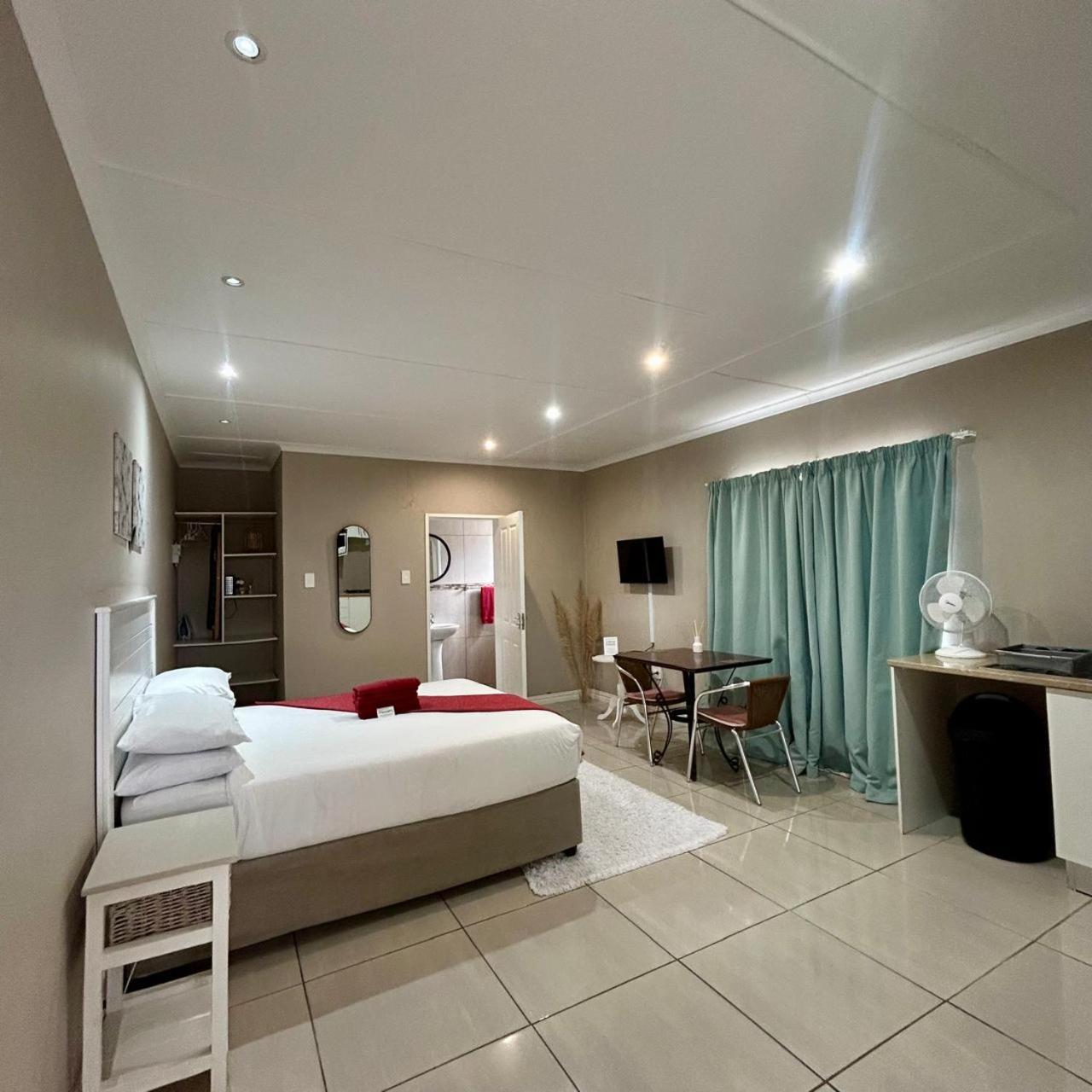 Hidden Bliss Guesthouse East London Ruang foto